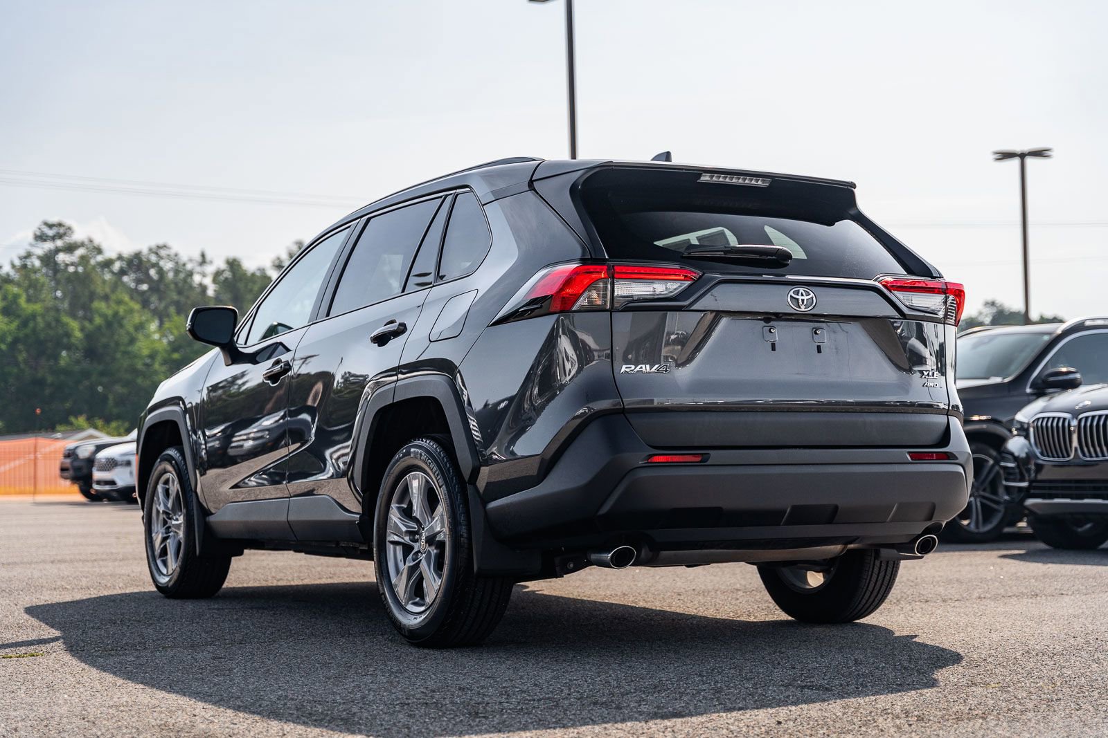 Used 2024 Toyota RAV4 XLE AWD/4WD image 5