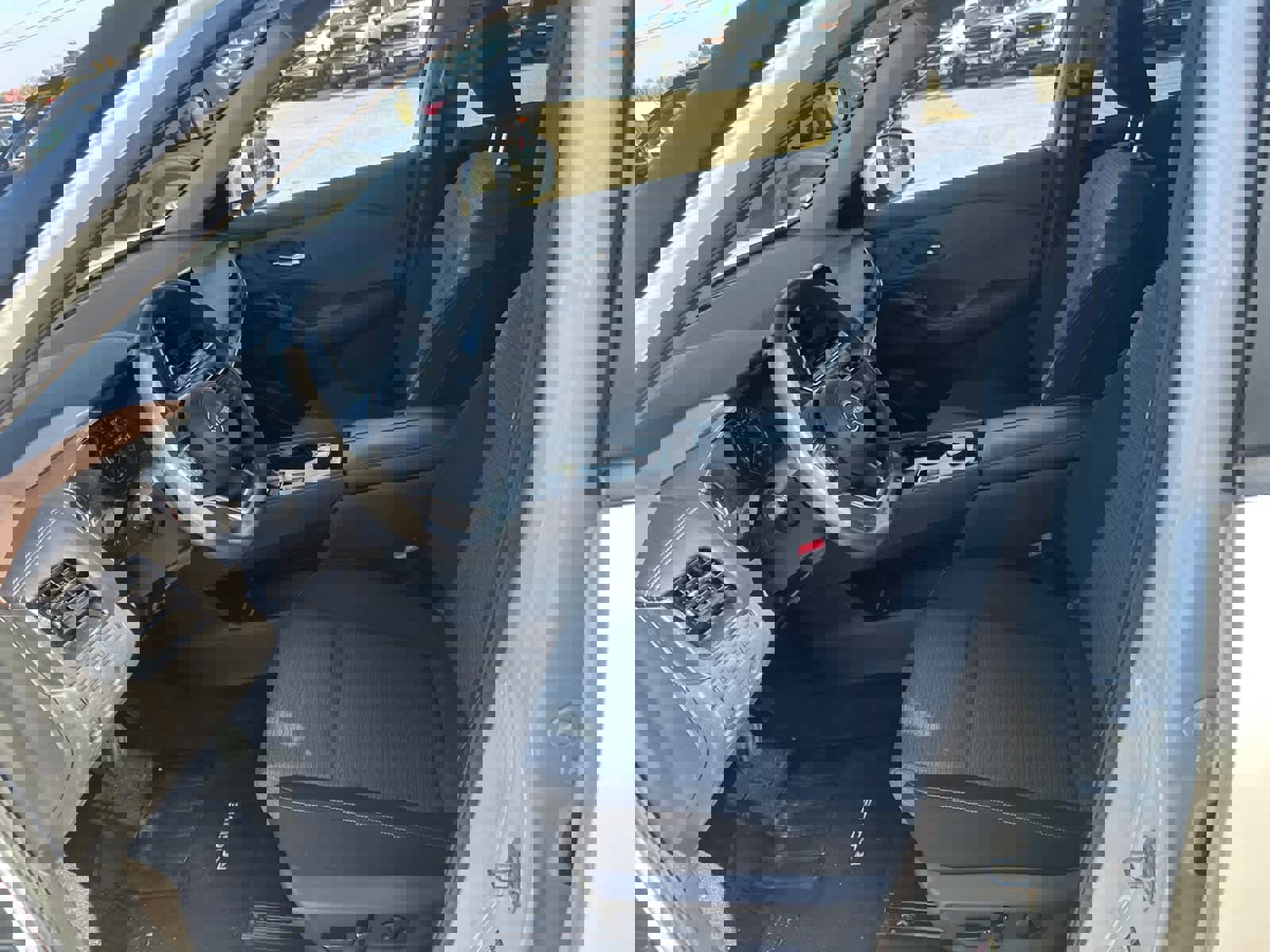 Used 2022 Nissan Rogue SV image 9