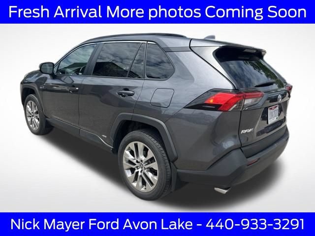 Used 2022 Toyota RAV4 XLE Premium AWD/4WD image 4