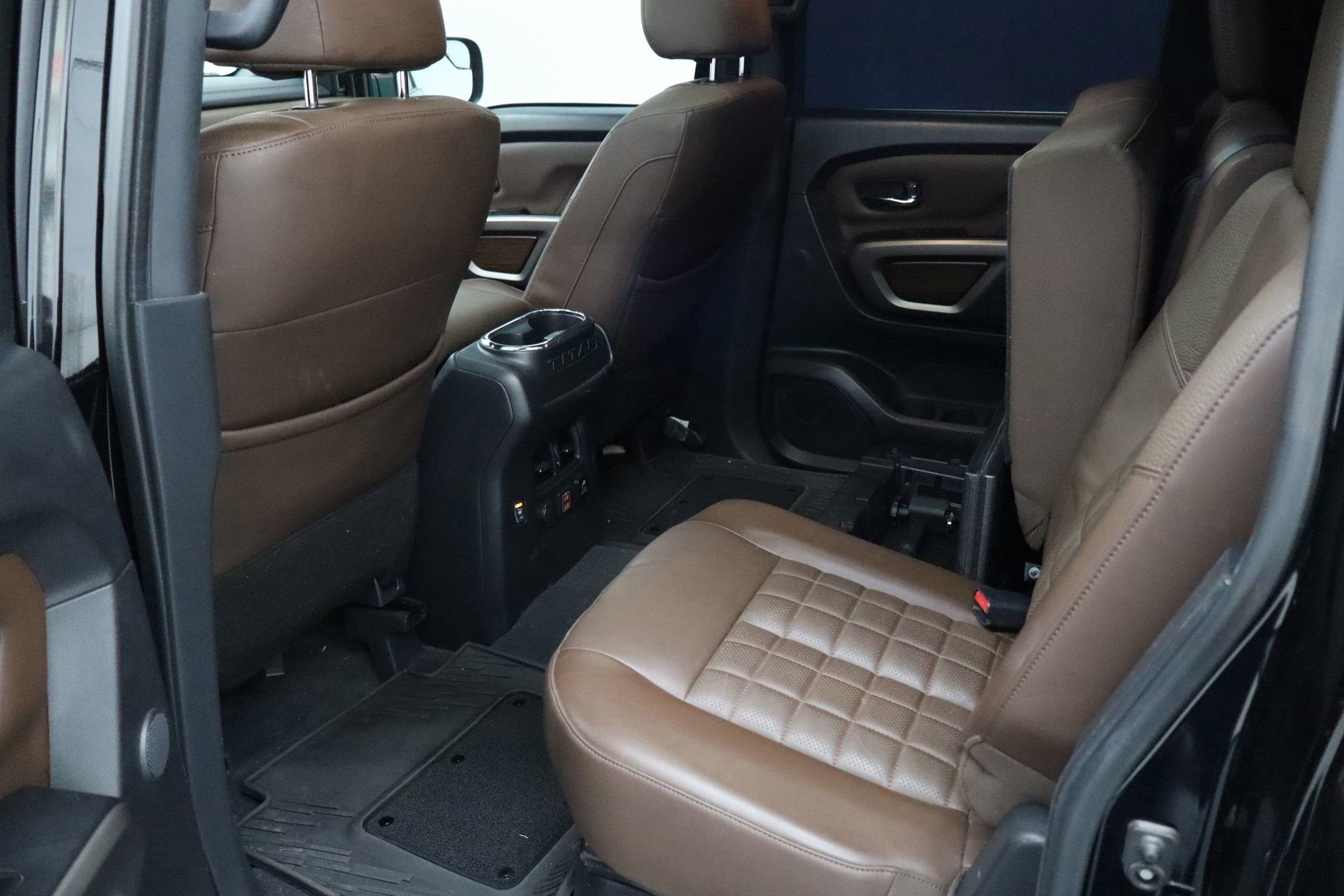 Used 2021 Nissan Titan Platinum Reserve w/ Moonroof Package image 31