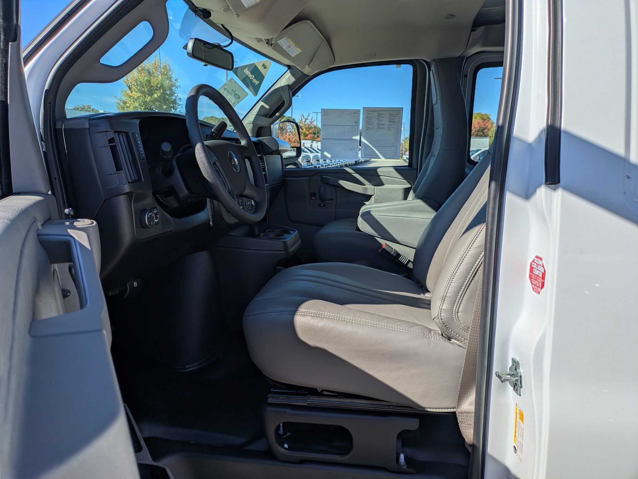 Used 2025 Chevrolet Express 3500 Extended w/ Driver Convenience Package RWD image 11