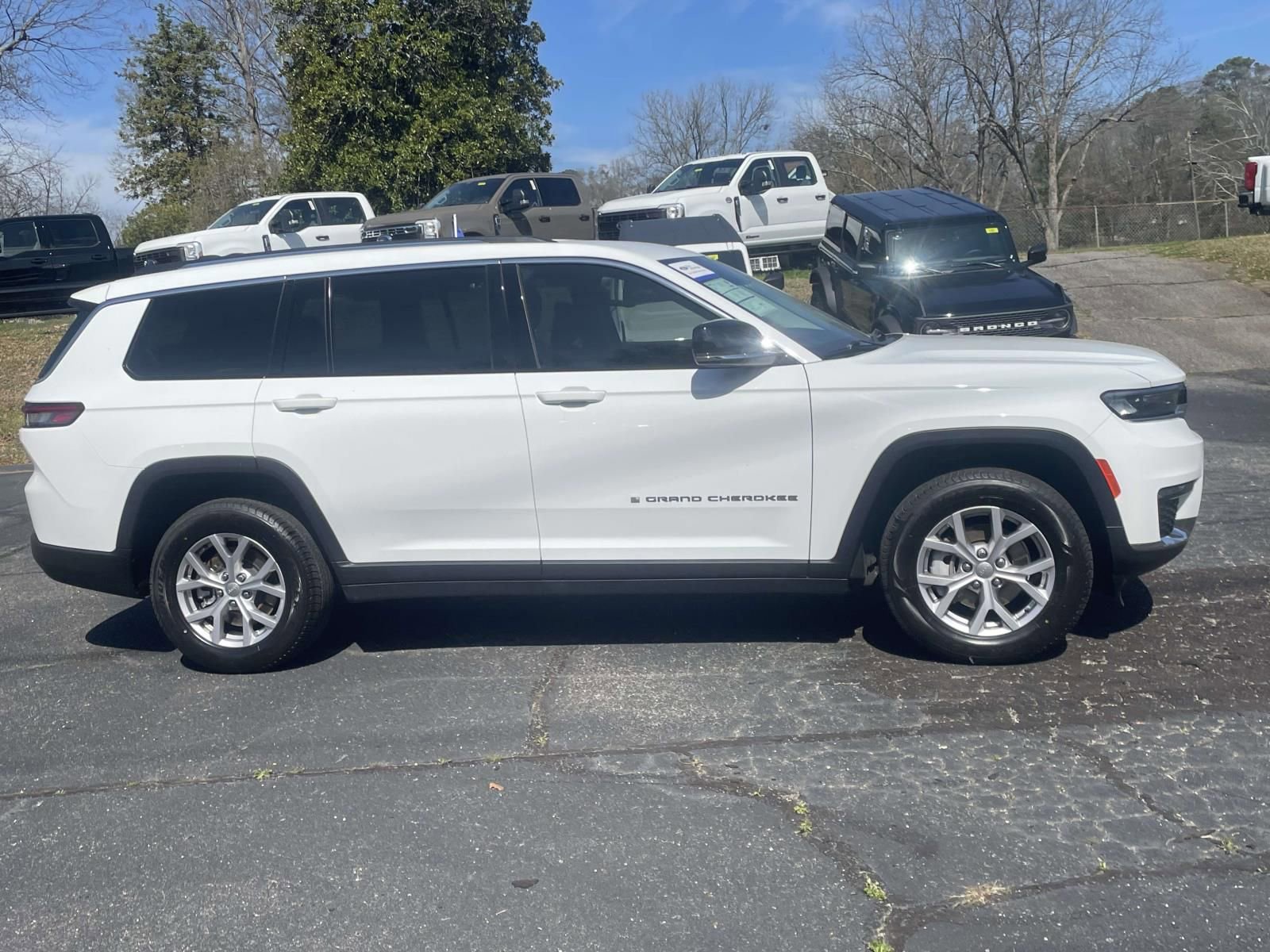 Used 2022 Jeep Grand Cherokee L Limited w/ Trailer Tow Group (B) image 6