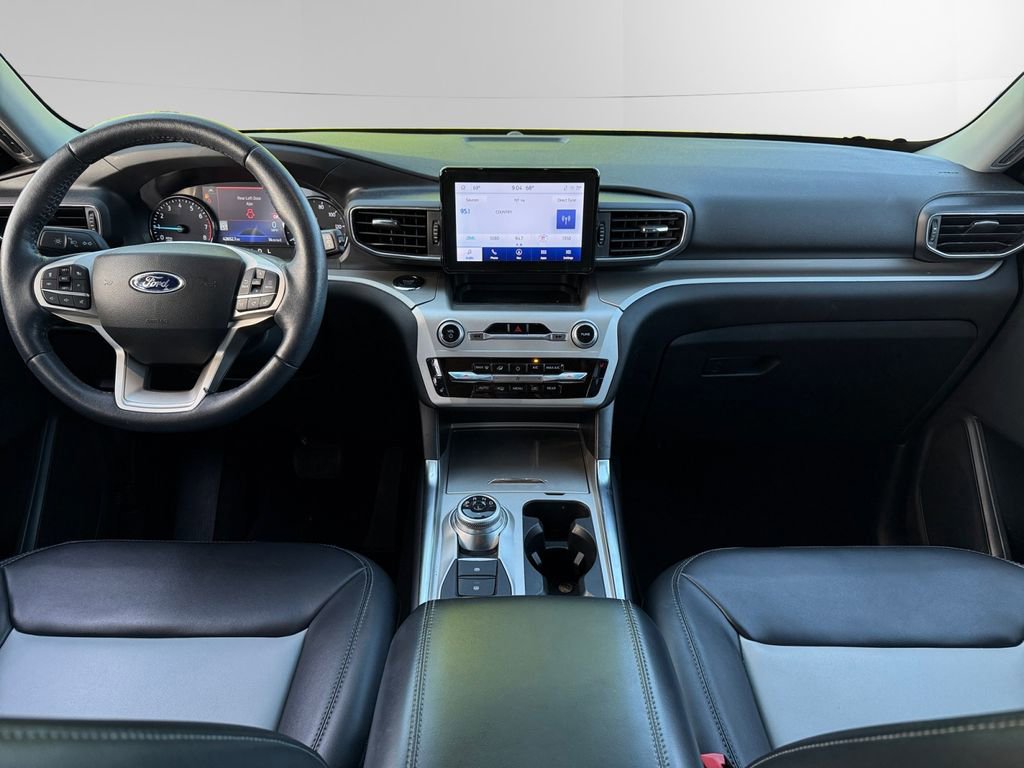 Certified 2022 Ford Explorer XLT w/ Equipment Group 202A image 9