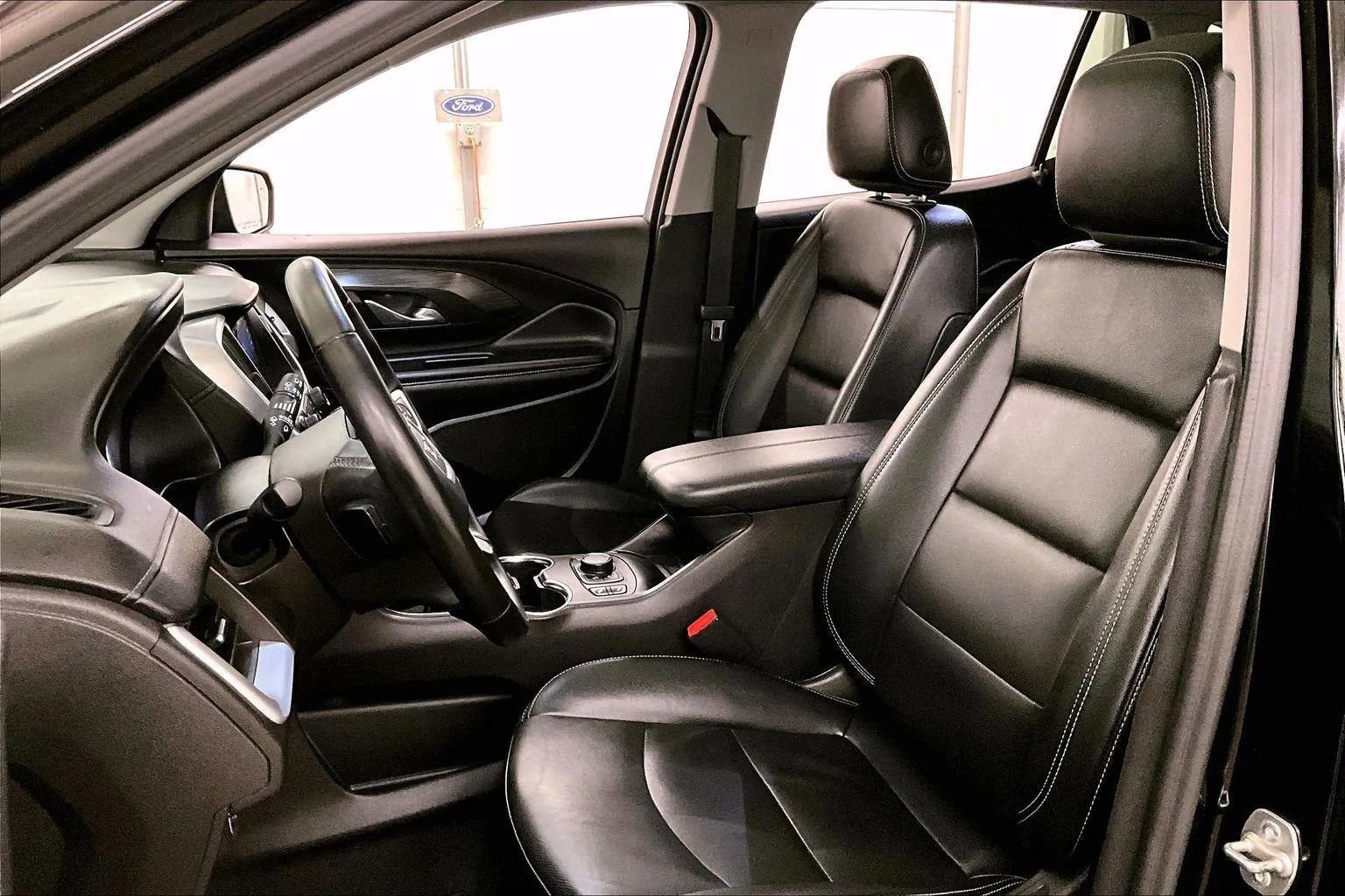 Used 2024 GMC Terrain SLT image 24