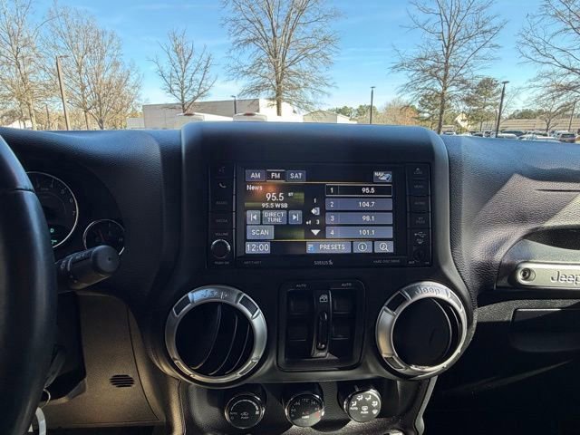 Used 2017 Jeep Wrangler Unlimited Sahara w/ Max Tow Package image 15