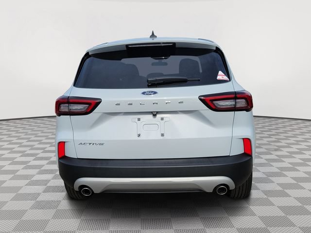 Certified 2026 Ford Escape Active w/ Cold Weather Package FWD image 4