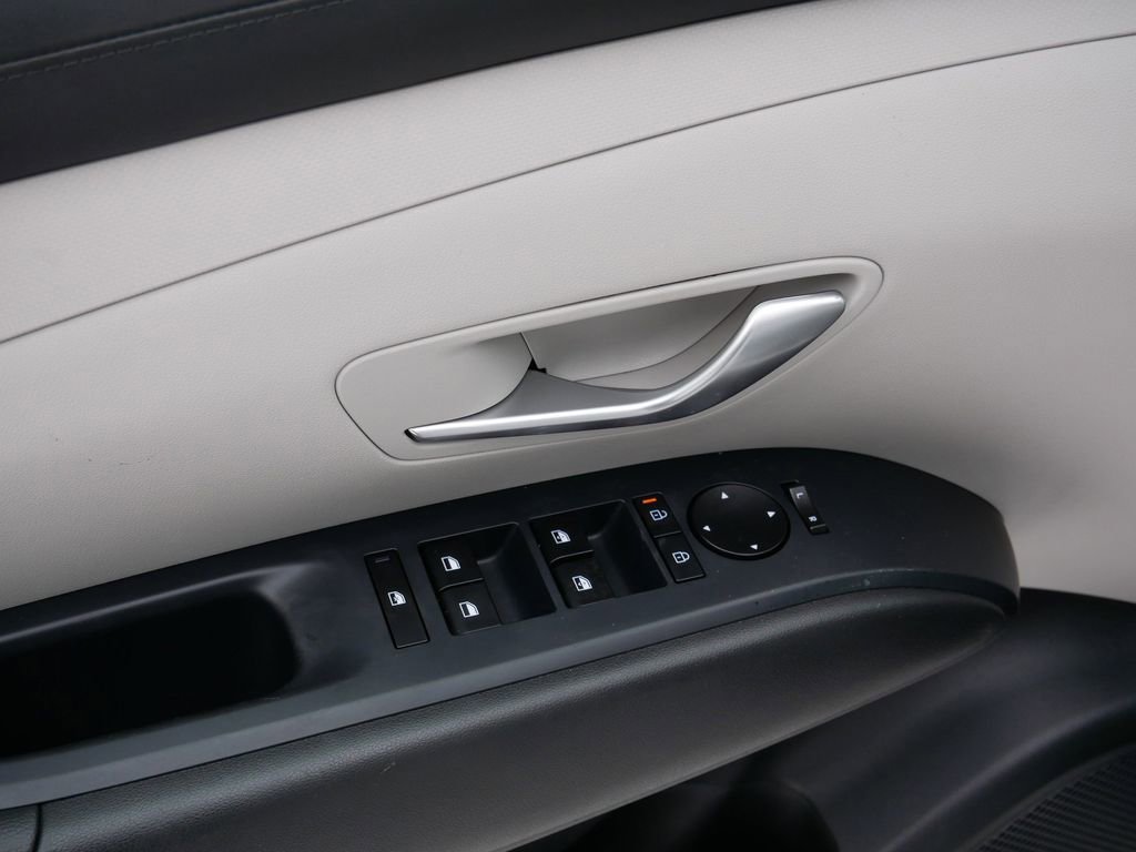 Used 2025 Hyundai Tucson SEL AWD/4WD image 16
