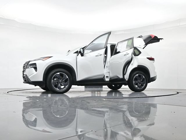 Used 2024 Nissan Rogue SV AWD/4WD image 55