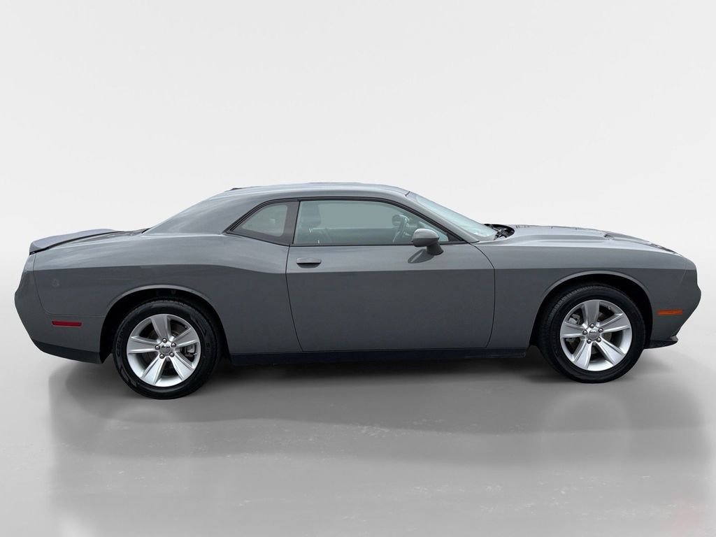 Used 2023 Dodge Challenger SXT image 2