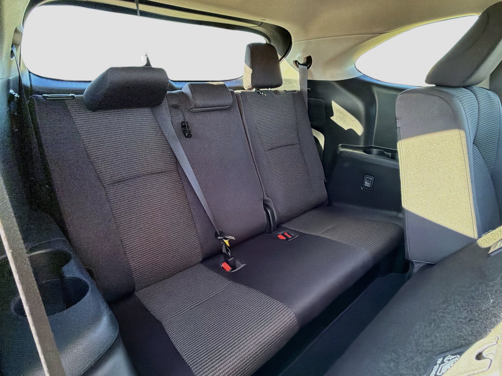 Used 2021 Toyota Highlander L FWD image 25