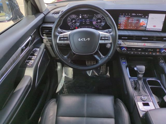 Used 2024 Kia Telluride SX w/ Towing Package image 16
