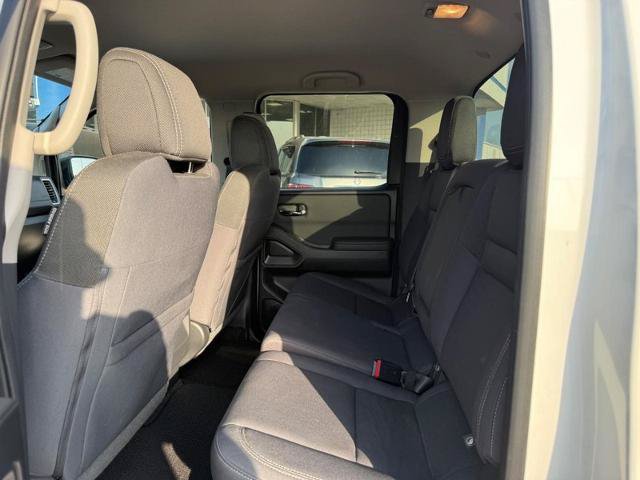 Used 2022 Nissan Frontier SV AWD/4WD image 10
