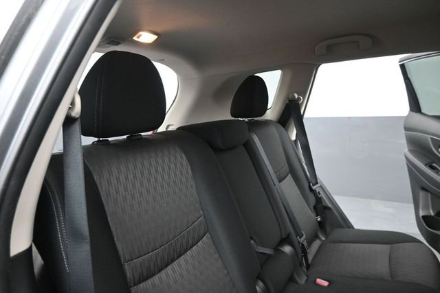 Used 2020 Nissan Rogue SV FWD image 23