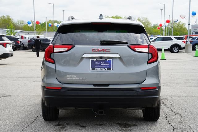 Used 2024 GMC Terrain SLE w/ Driver Convenience Package FWD image 6