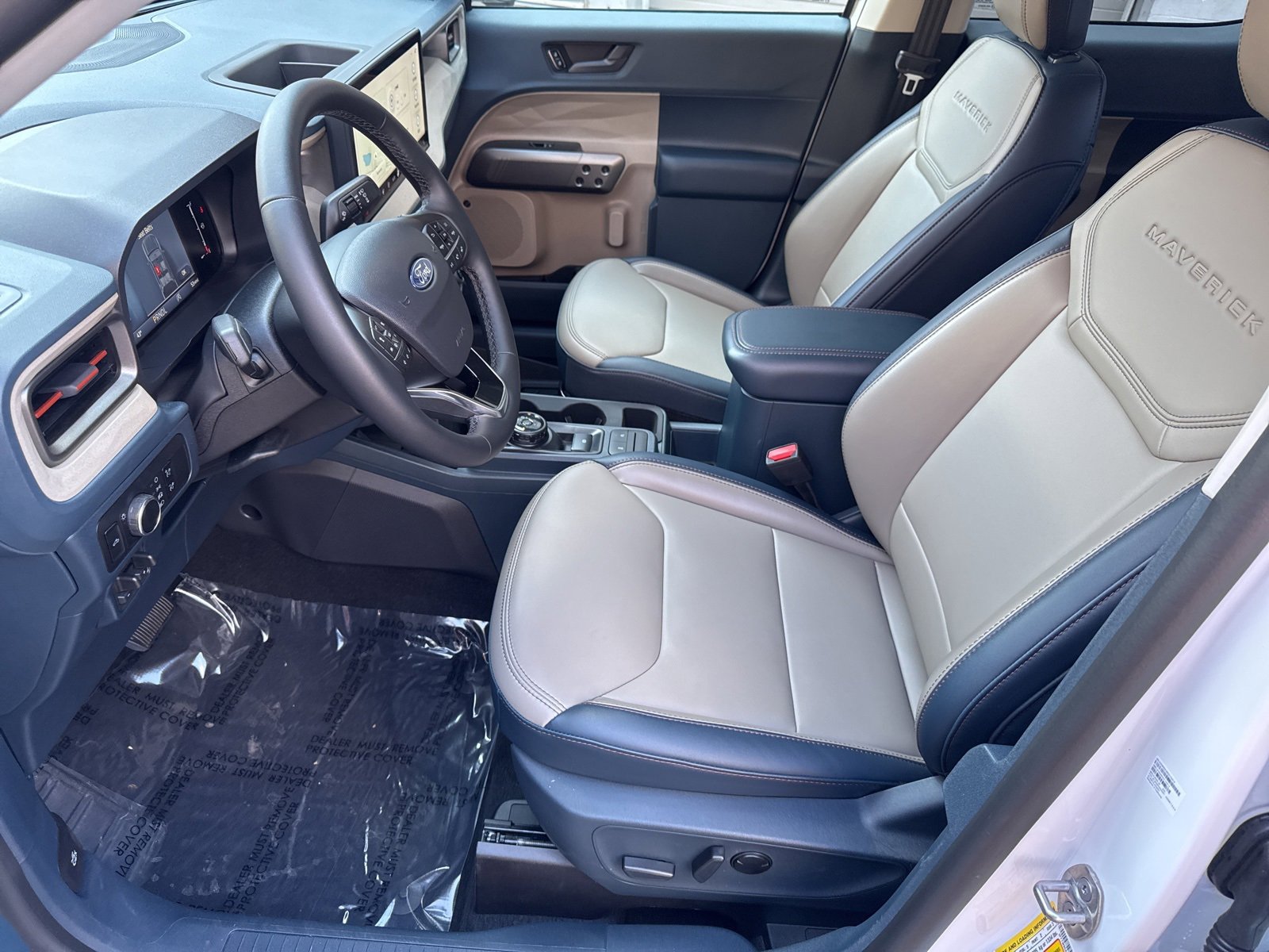 Certified 2025 Ford Maverick Lariat w/ 4K Tow Package image 9