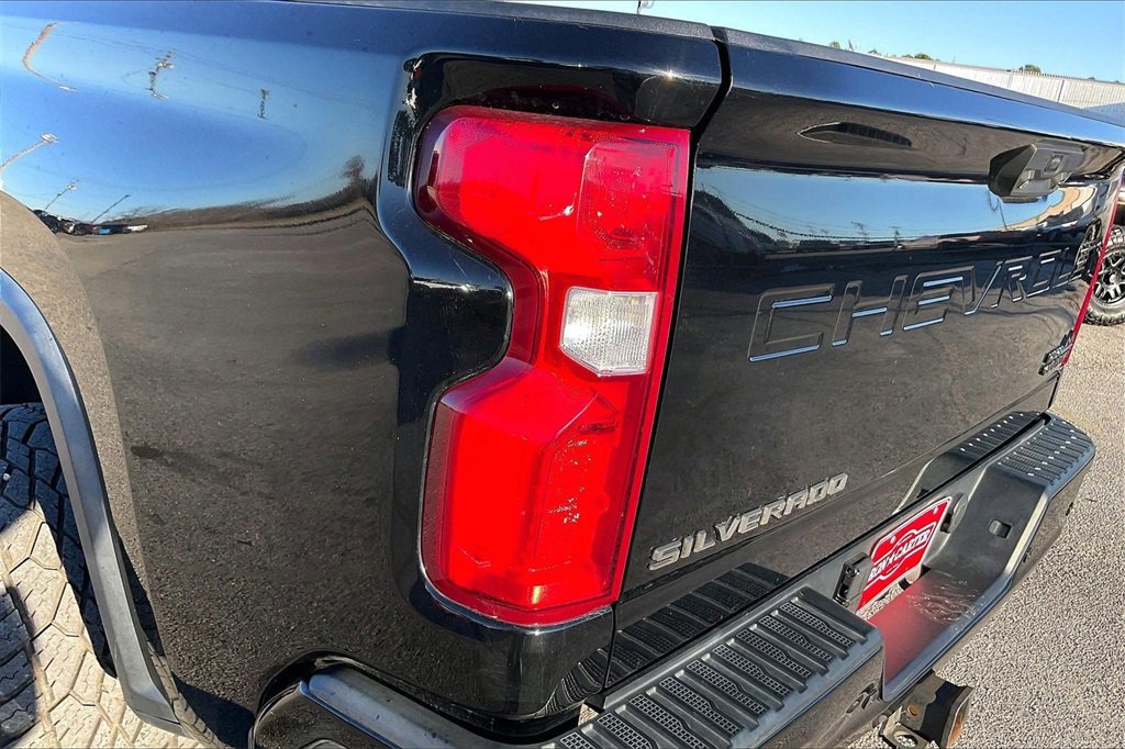 Used 2021 Chevrolet Silverado 2500 High Country w/ Z71 Off-Road Package image 20