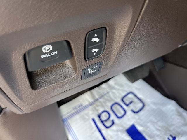 Used 2025 RAM 1500 Laramie AWD/4WD image 25