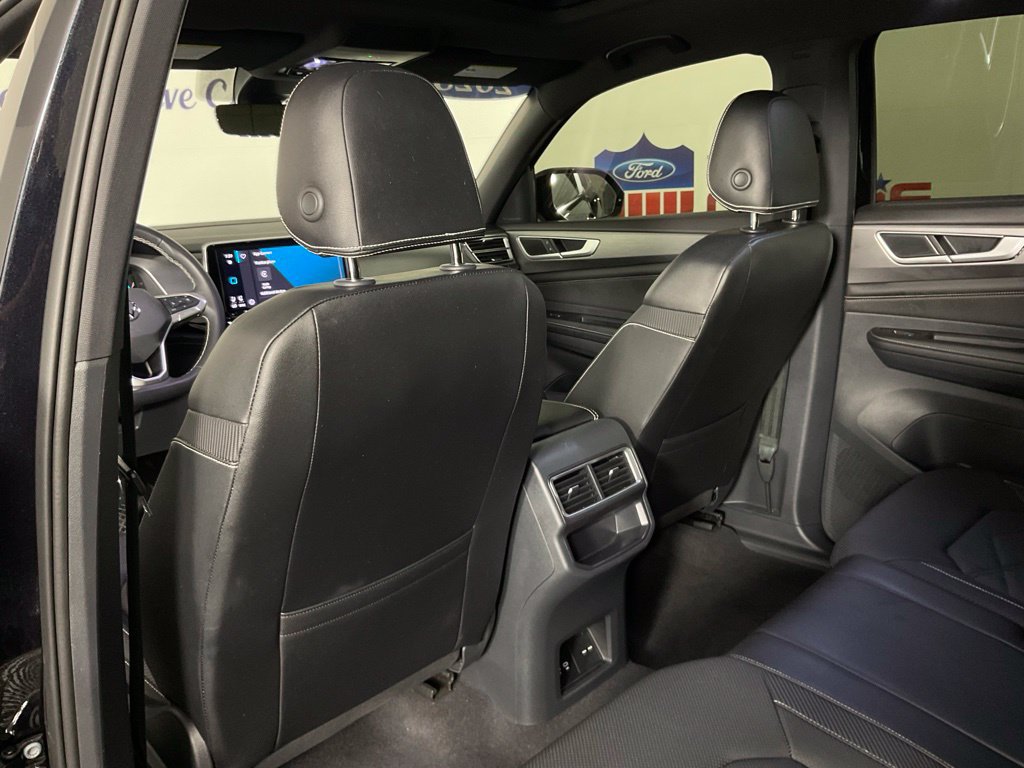 Used 2024 Volkswagen Atlas Cross Sport SE FWD image 15