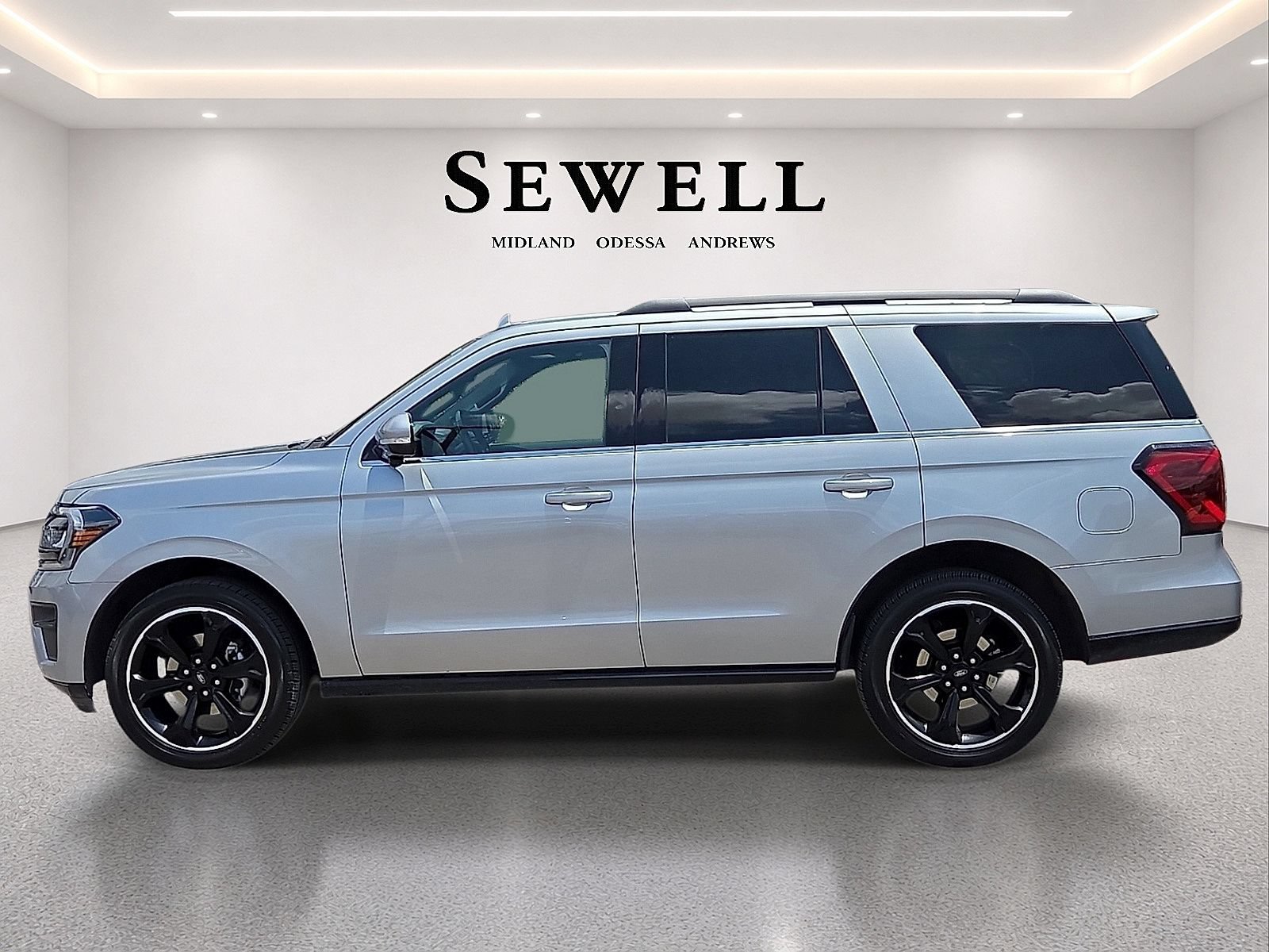 Certified 2024 Ford Expedition Limited RWD image 2