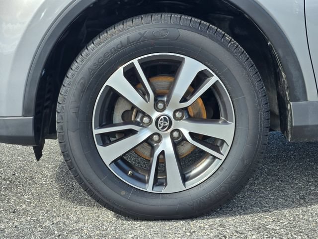 Used 2018 Toyota RAV4 XLE FWD image 10