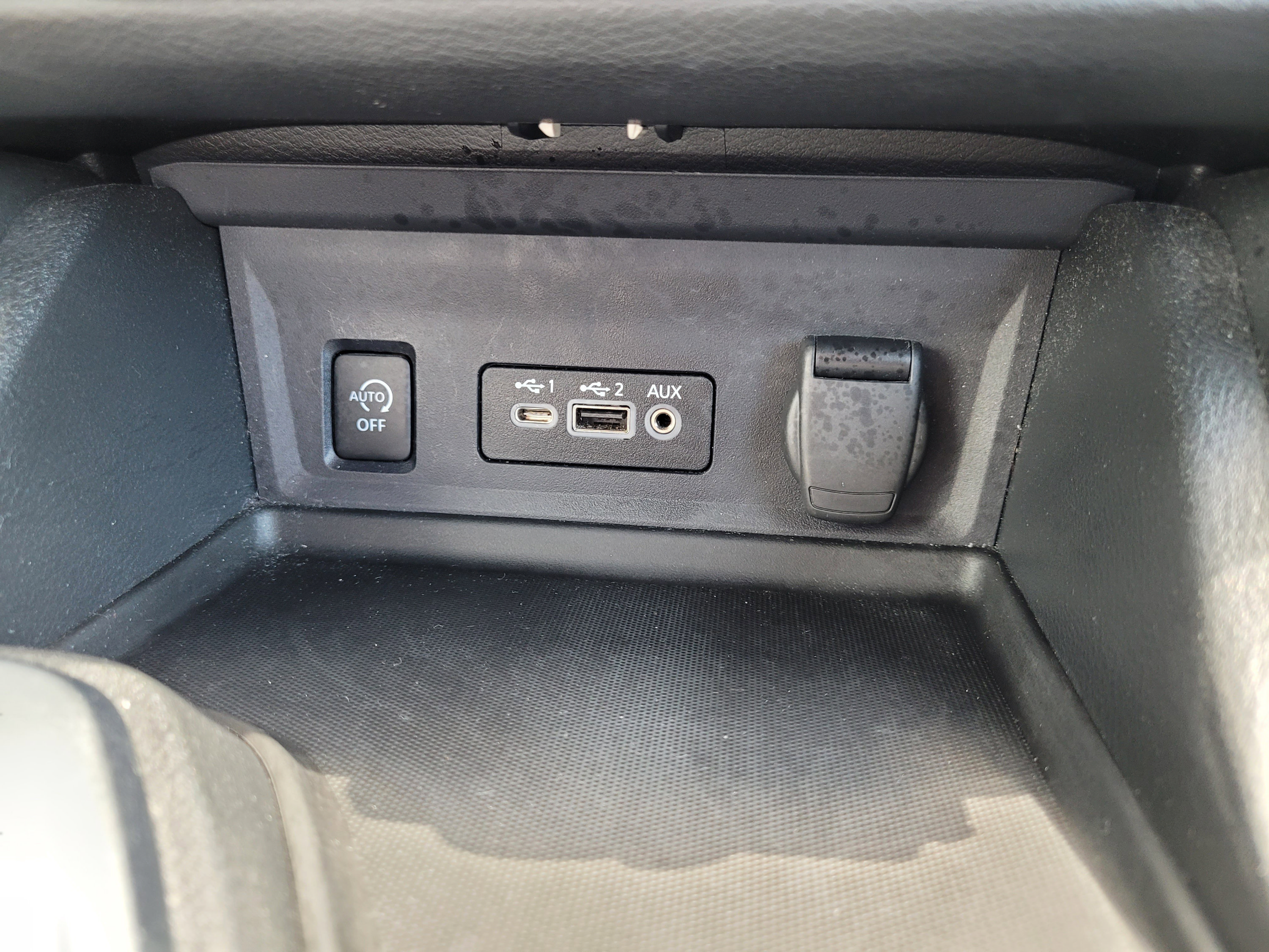 Used 2024 Nissan Sentra SR w/ SR Premium Package FWD image 24