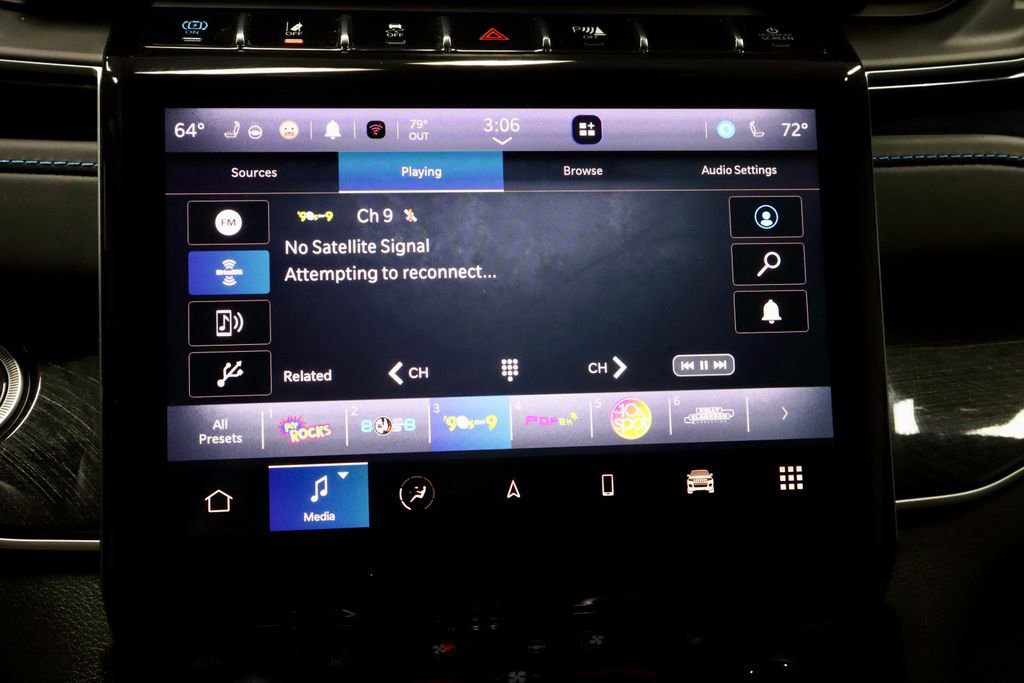 Used 2022 Jeep Grand Cherokee Trailhawk w/ Luxury Tech Group III AWD/4WD image 11