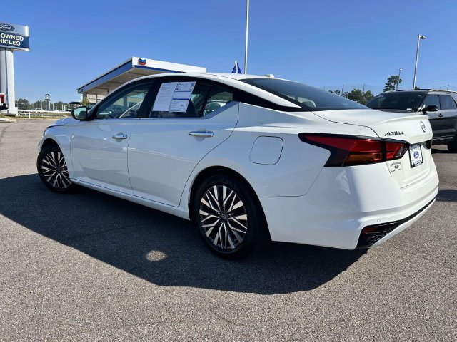 Used 2025 Nissan Altima 2.5 SV FWD image 8
