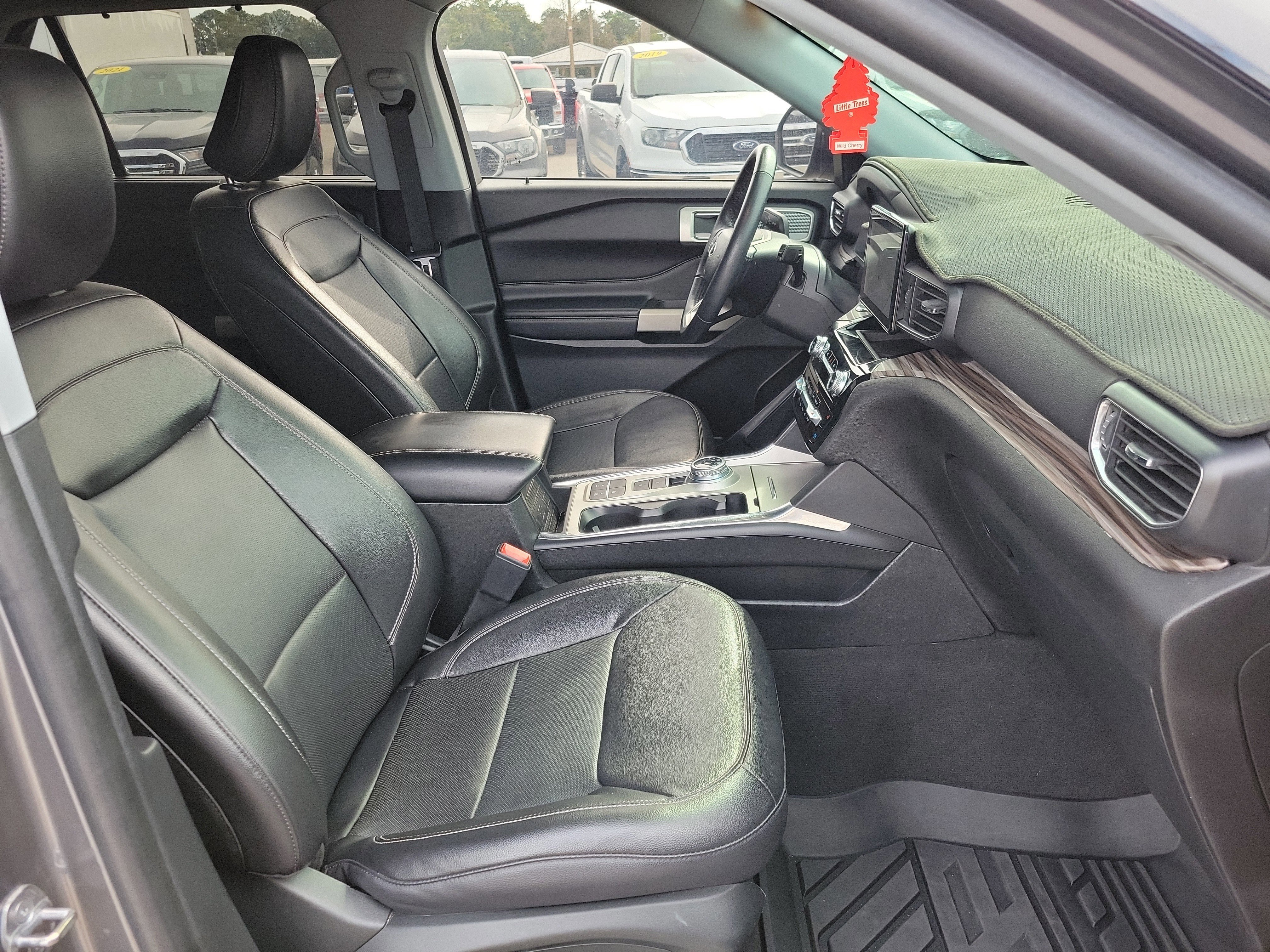 Certified 2022 Ford Explorer Limited image 31