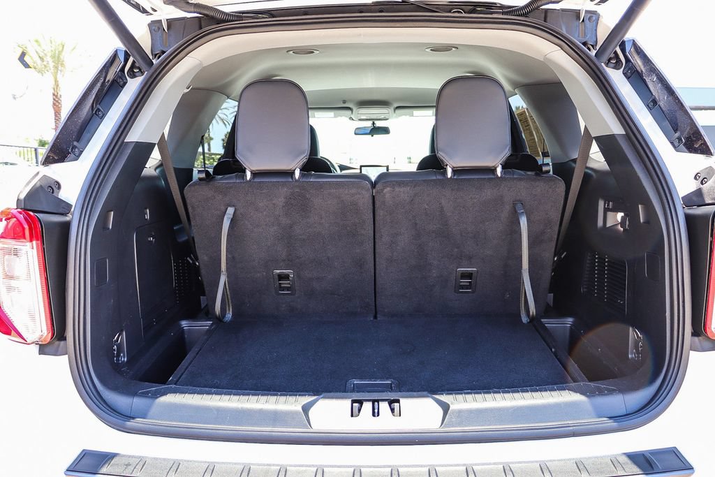 Certified 2023 Ford Explorer XLT w/ Equipment Group 202A RWD image 32
