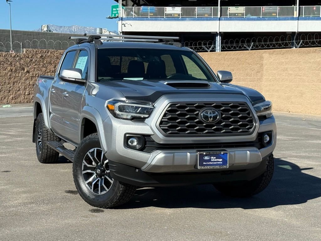 Used 2022 Toyota Tacoma TRD Sport image 3