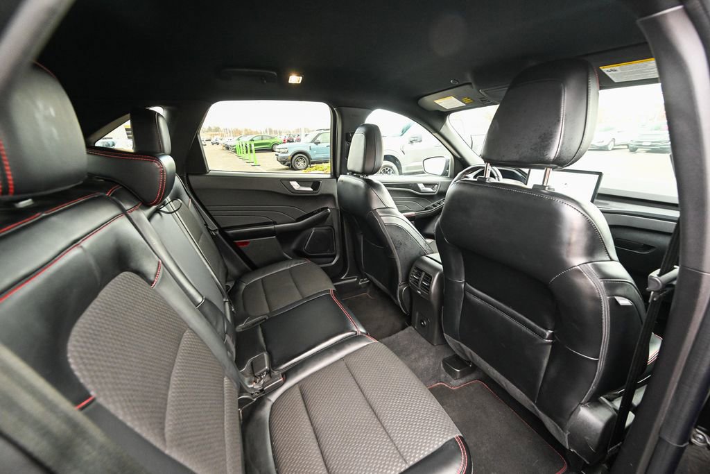 Certified 2023 Ford Escape ST-Line Select w/ Tech Pack #1 image 31