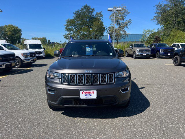 Used 2019 Jeep Grand Cherokee Laredo AWD/4WD image 28