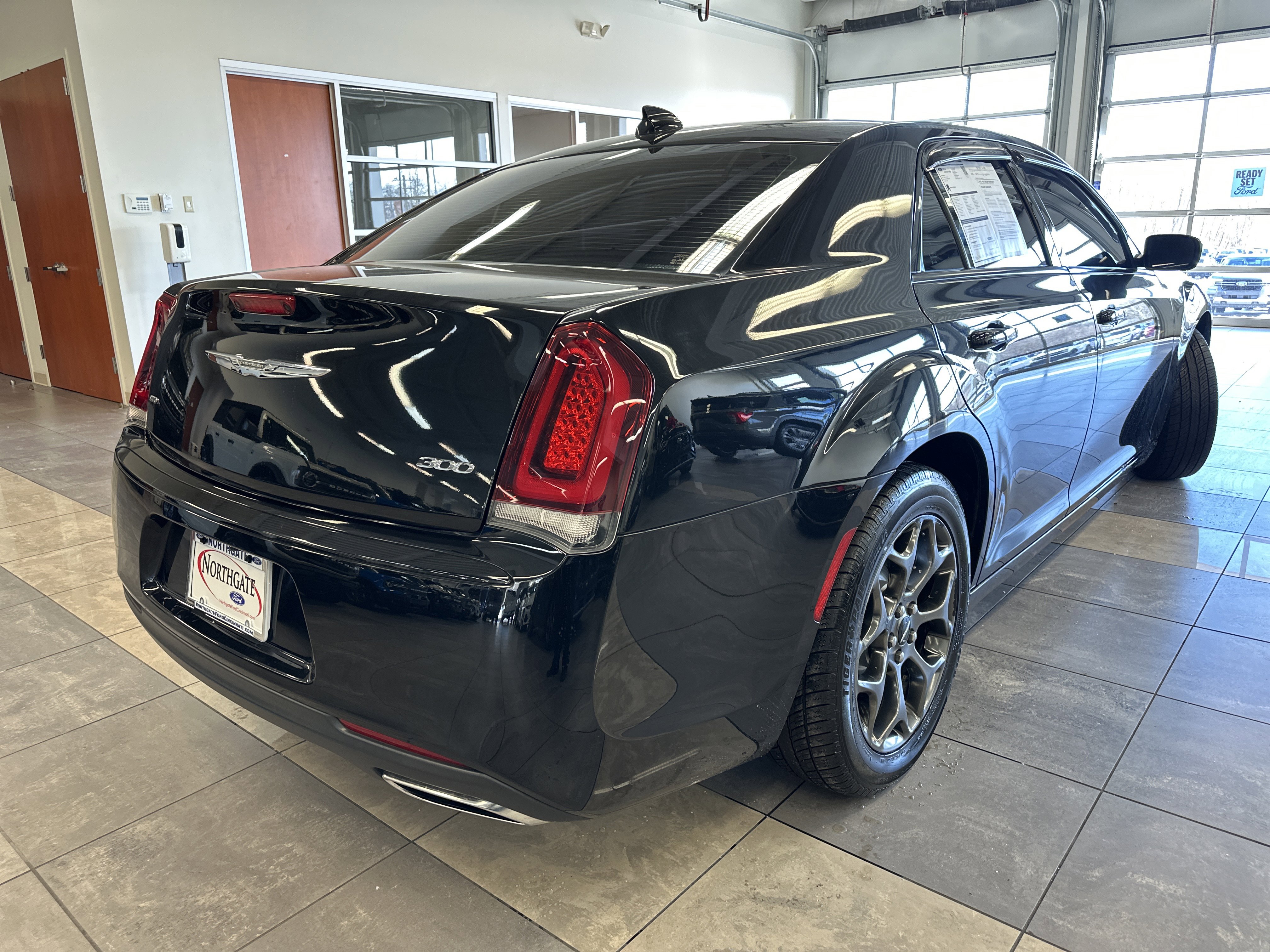 Used 2018 Chrysler 300 Touring w/ Sport Appearance Package image 12