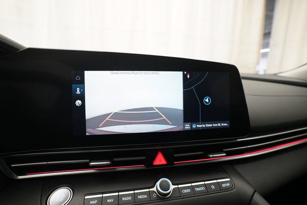 Used 2025 Hyundai Elantra Limited FWD image 19