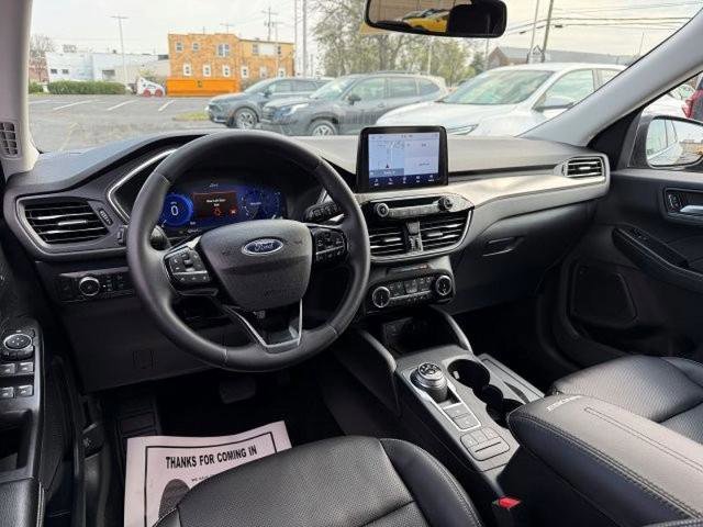 Certified 2022 Ford Escape Titanium w/ Class II Trailer Tow Package image 19