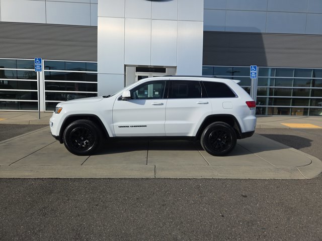 Used 2019 Jeep Grand Cherokee Laredo image 2