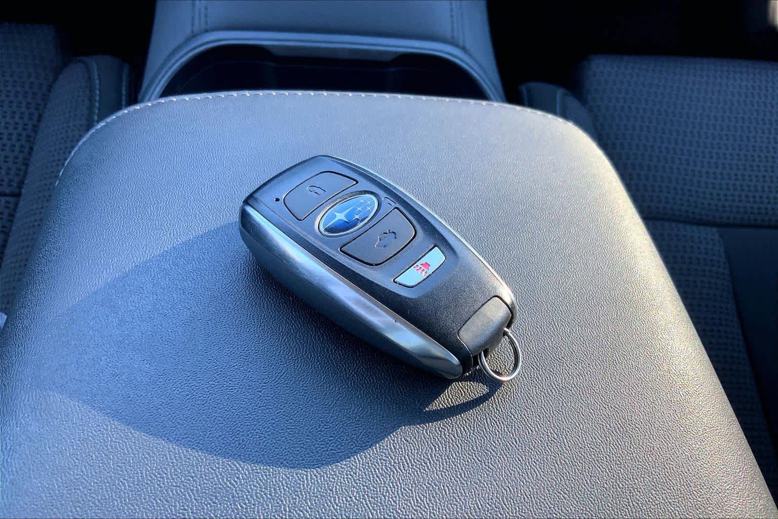 Used 2025 Subaru Outback Premium AWD/4WD image 15
