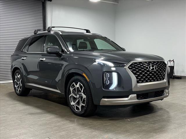 Used 2022 Hyundai Palisade Calligraphy w/ Winter Package image 2