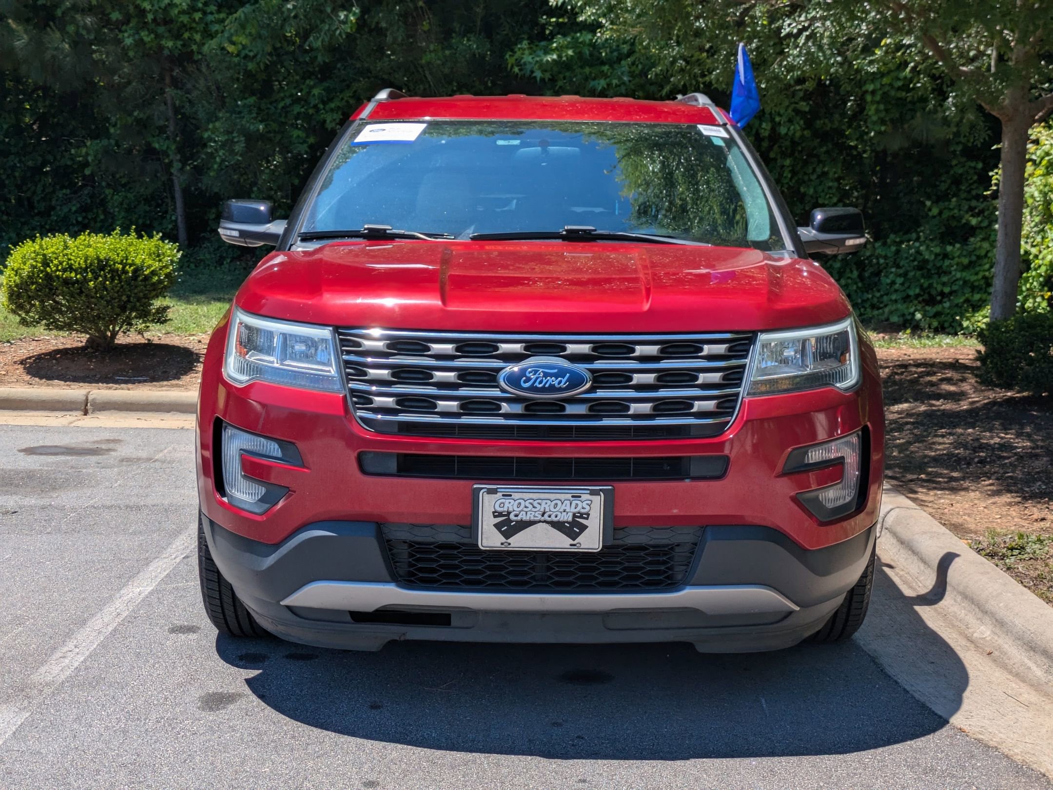 Certified 2017 Ford Explorer XLT FWD image 7