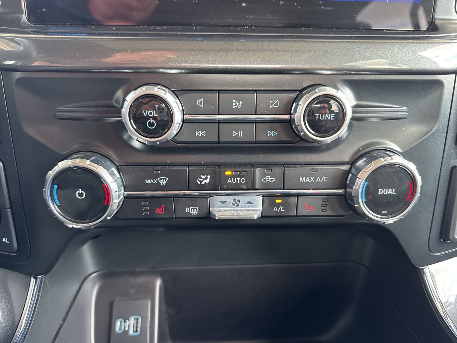 Certified 2023 Ford F150 XLT w/ Equipment Group 302A High image 32