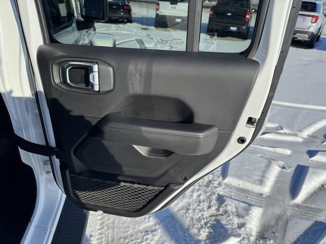 Used 2023 Jeep Wrangler Unlimited Sahara image 30