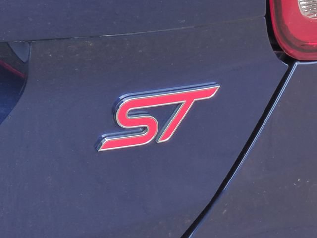 Certified 2017 Ford Focus ST w/ Equipment Group 401A FWD image 40