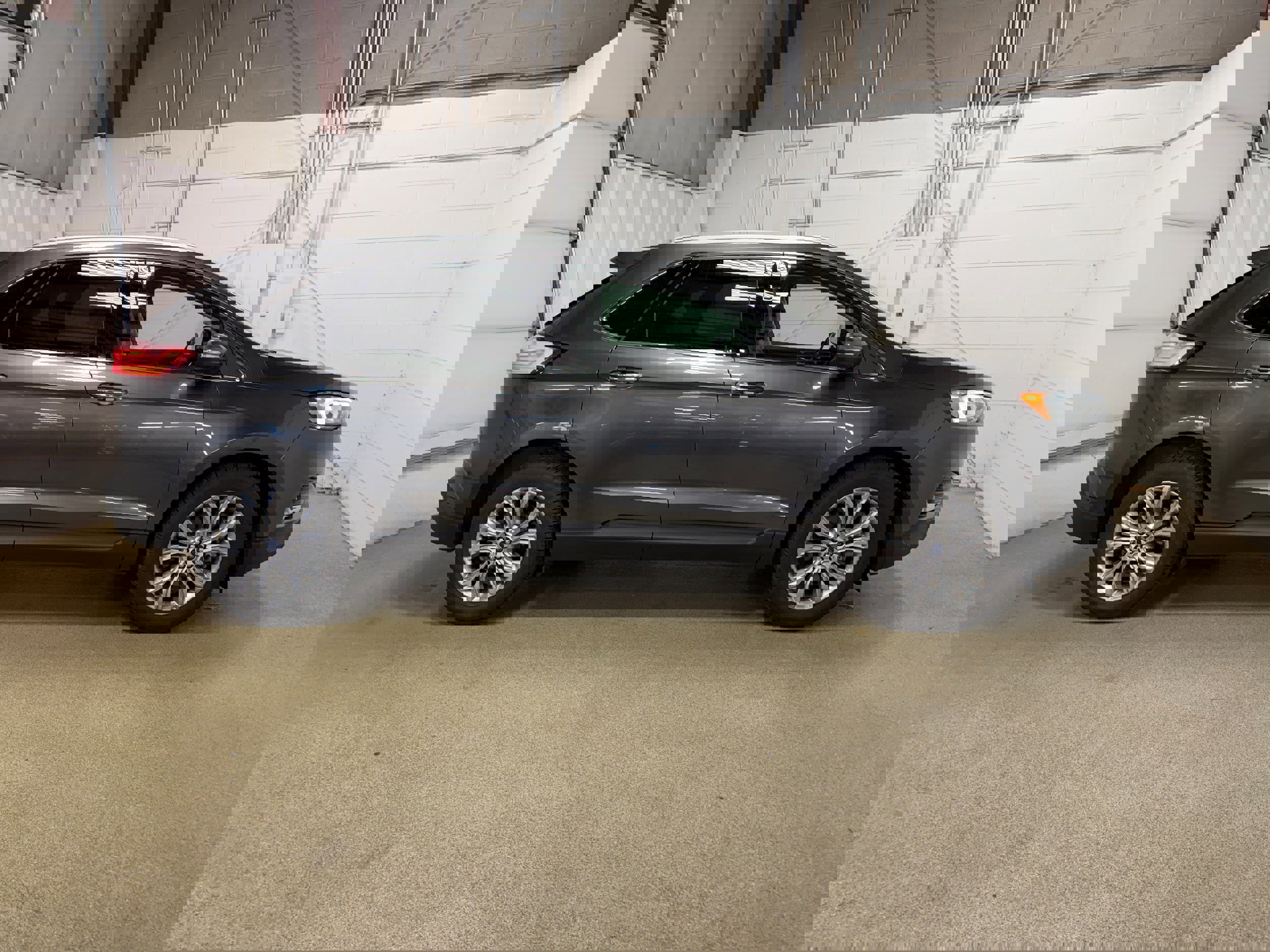 Certified 2019 Ford Edge Titanium w/ Cold Weather Package AWD/4WD image 6