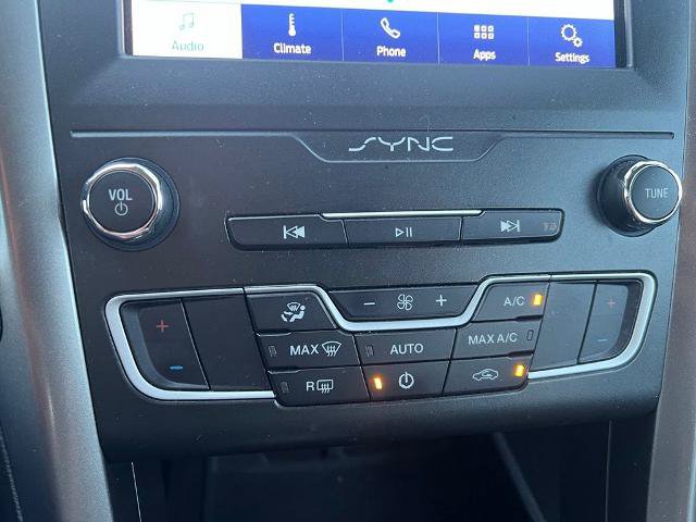 Certified 2020 Ford Fusion SE FWD image 24
