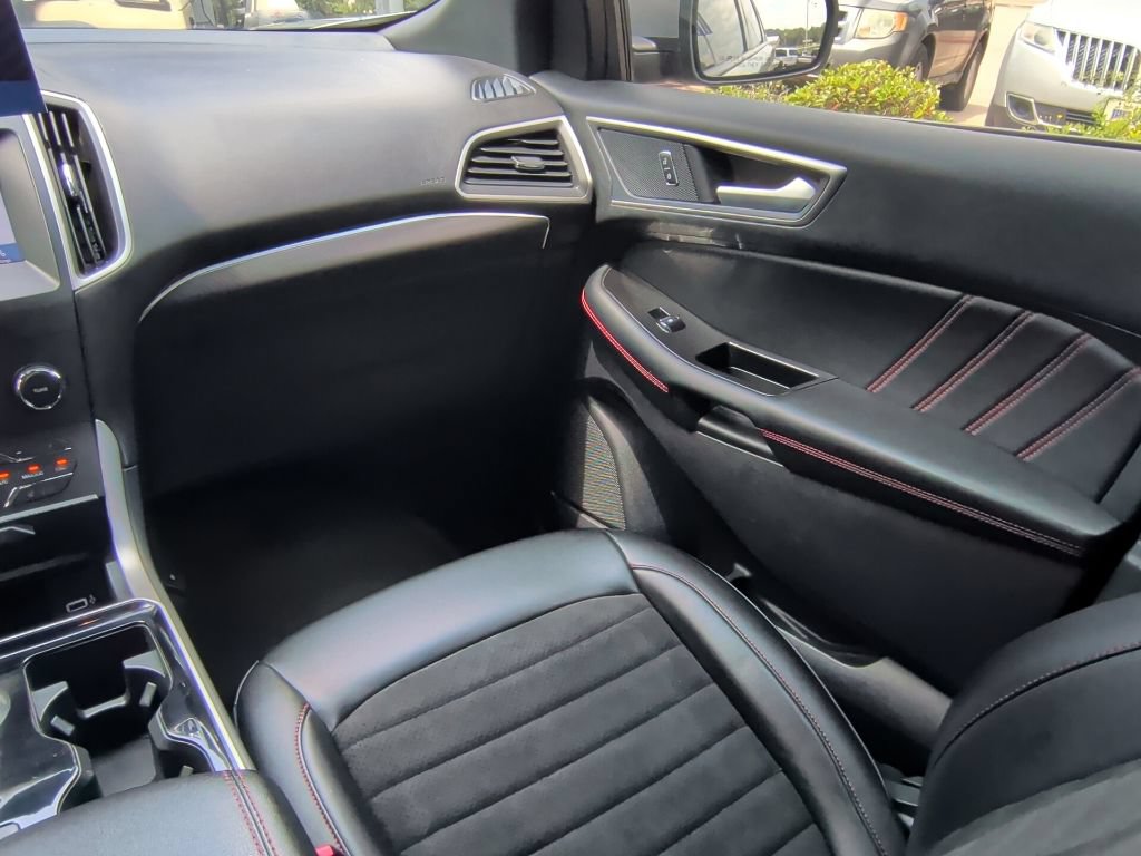 Certified 2020 Ford Edge ST-Line FWD image 12