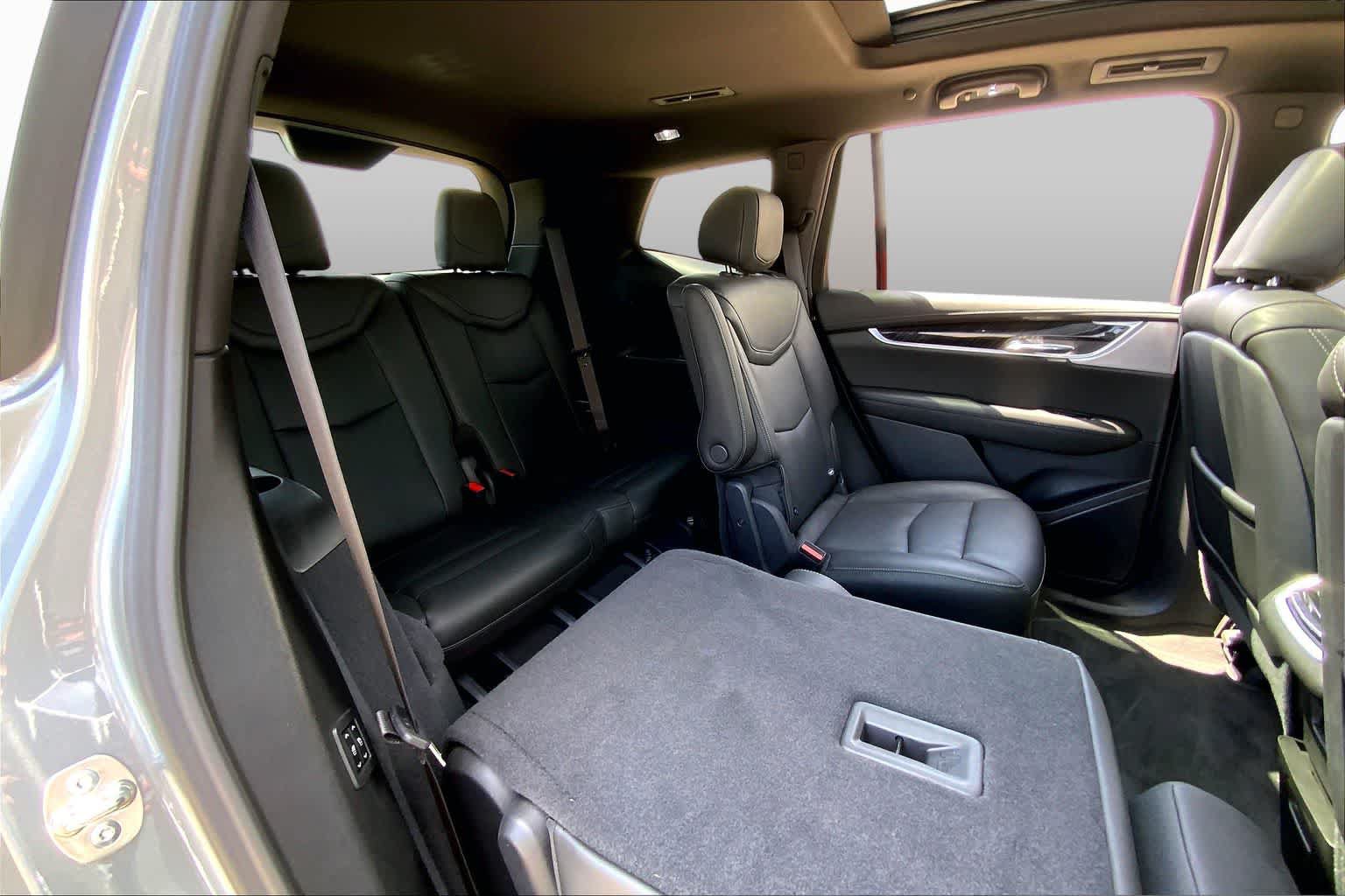 Used 2025 Cadillac XT6 Premium Luxury AWD/4WD image 20
