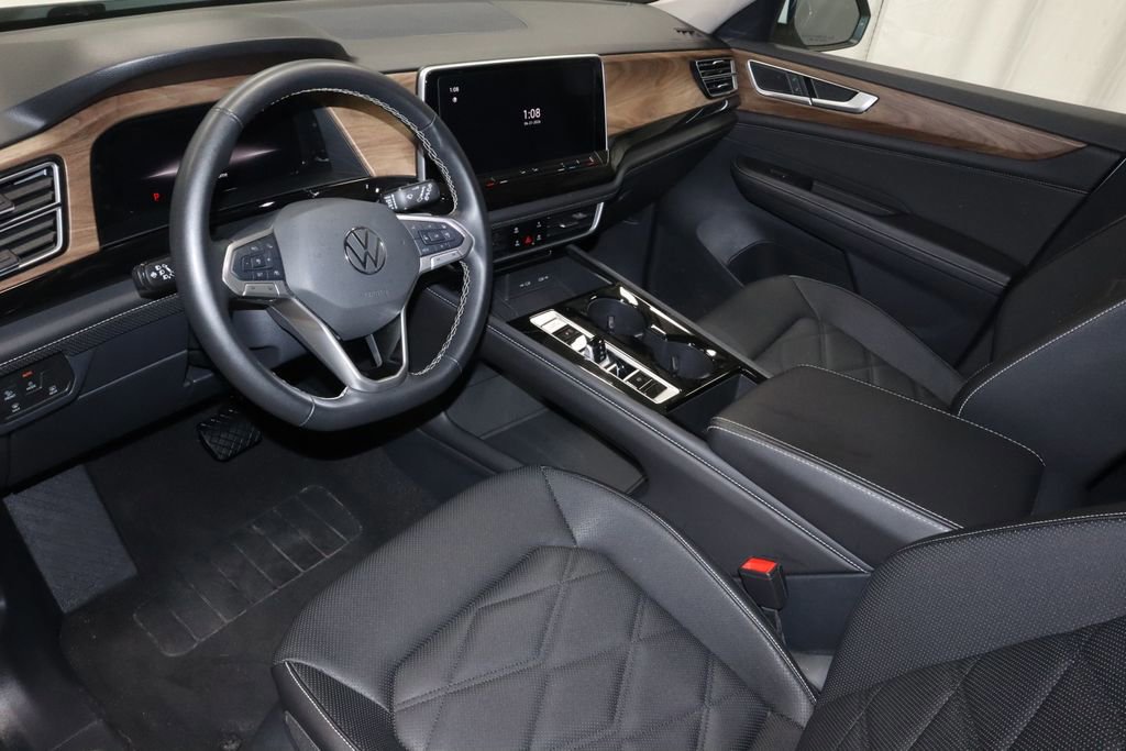 Used 2025 Volkswagen Atlas SE FWD image 25