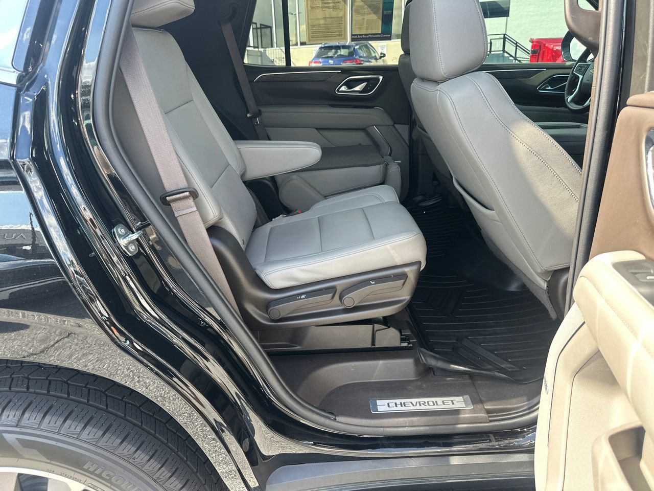 Used 2023 Chevrolet Tahoe LT RWD image 17