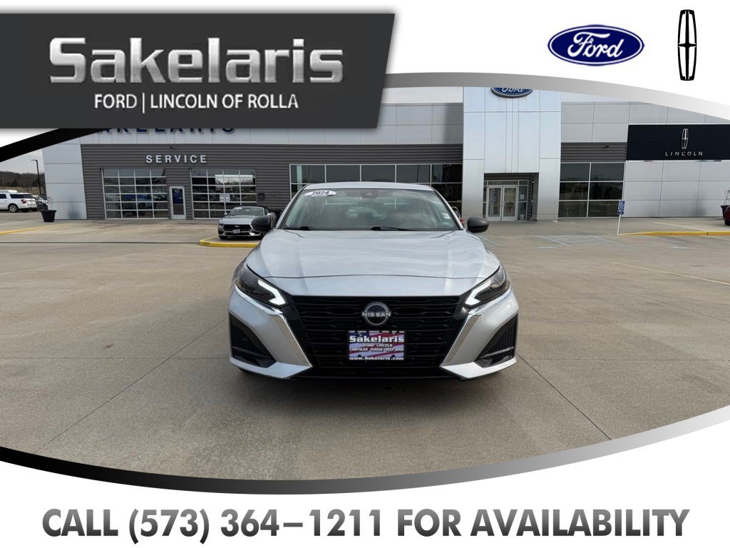 Used 2024 Nissan Altima 2.5 SV FWD image 2