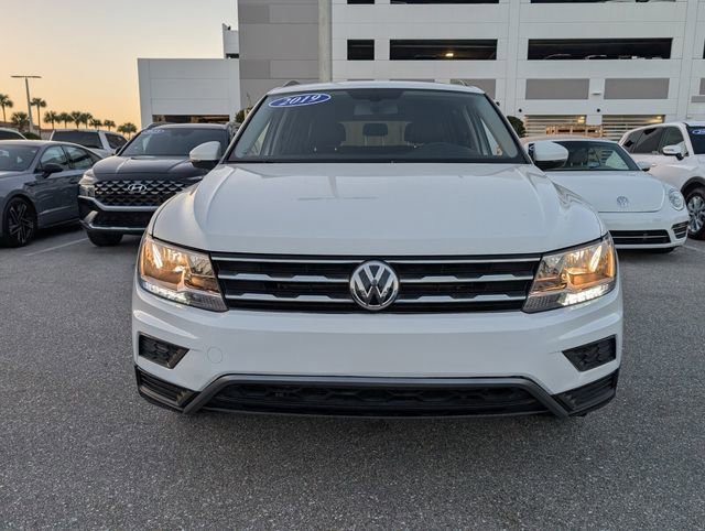 Used 2019 Volkswagen Tiguan SE w/ Panoramic Sunroof Package image 6